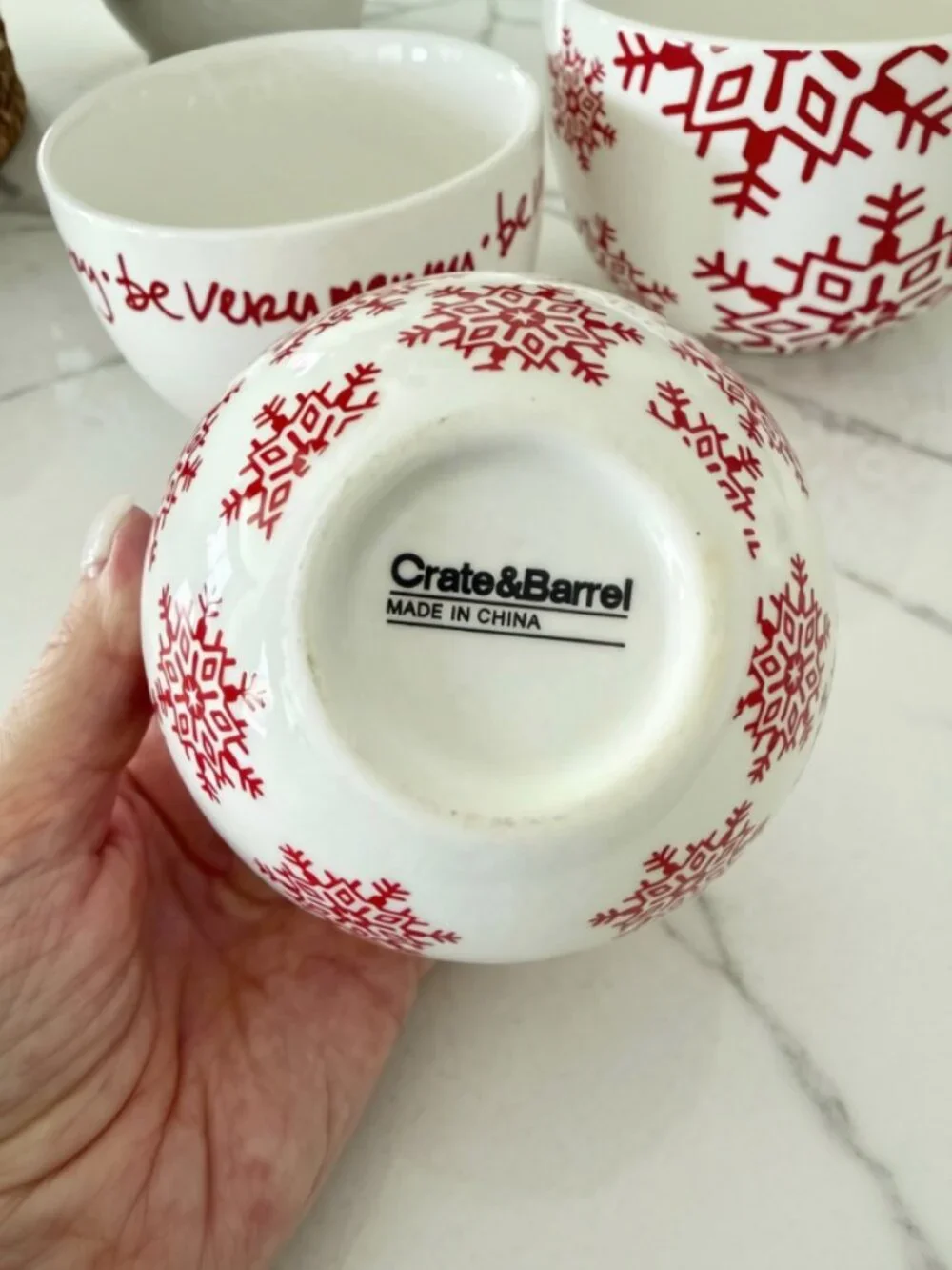Crate & Barrel “Be Very Merry” Nesting Bowls – Set of 3